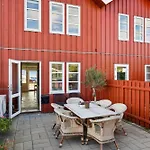 Exclusive With Stunning Marina Views In Feriehus