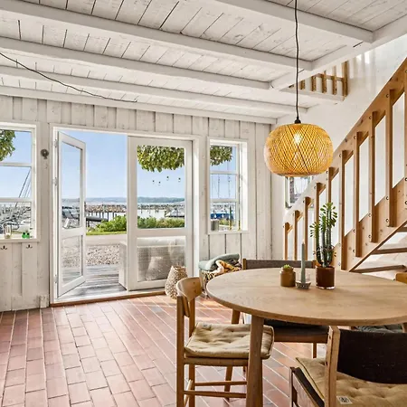 Exclusive With Stunning Marina Views In Feriehus