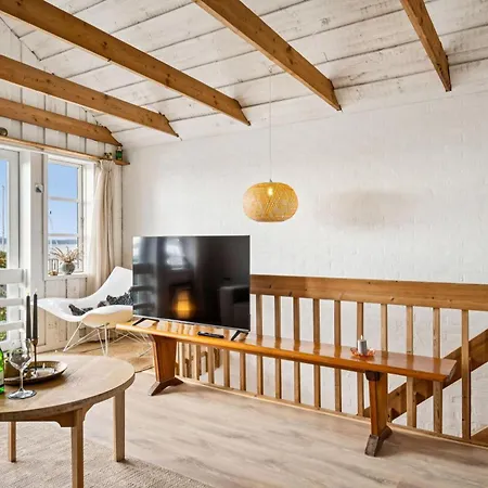 Exclusive With Stunning Marina Views In Feriehus Ebeltoft
